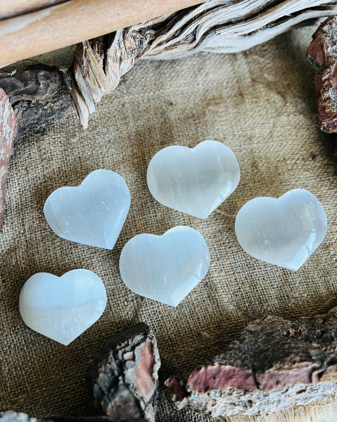 🤍✨ Corazón de Selenita – Purificación, Calma y Armonía