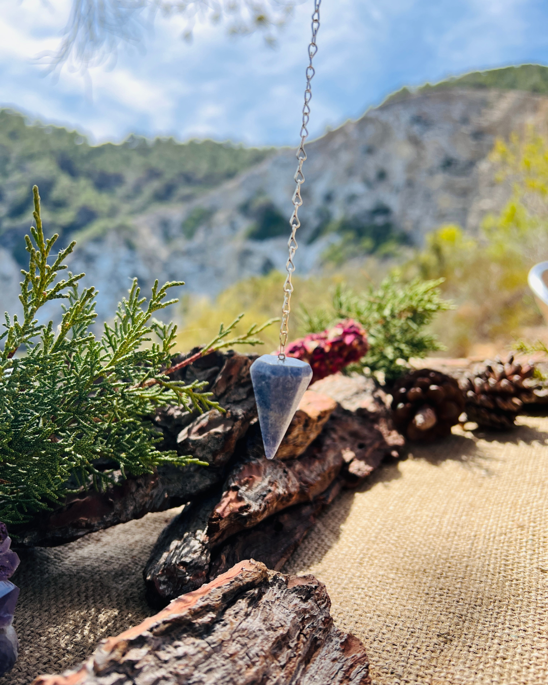 Péndulo de Cuarzo Azul – Comunicación, Calma y Expresión Creativa 🔵✨