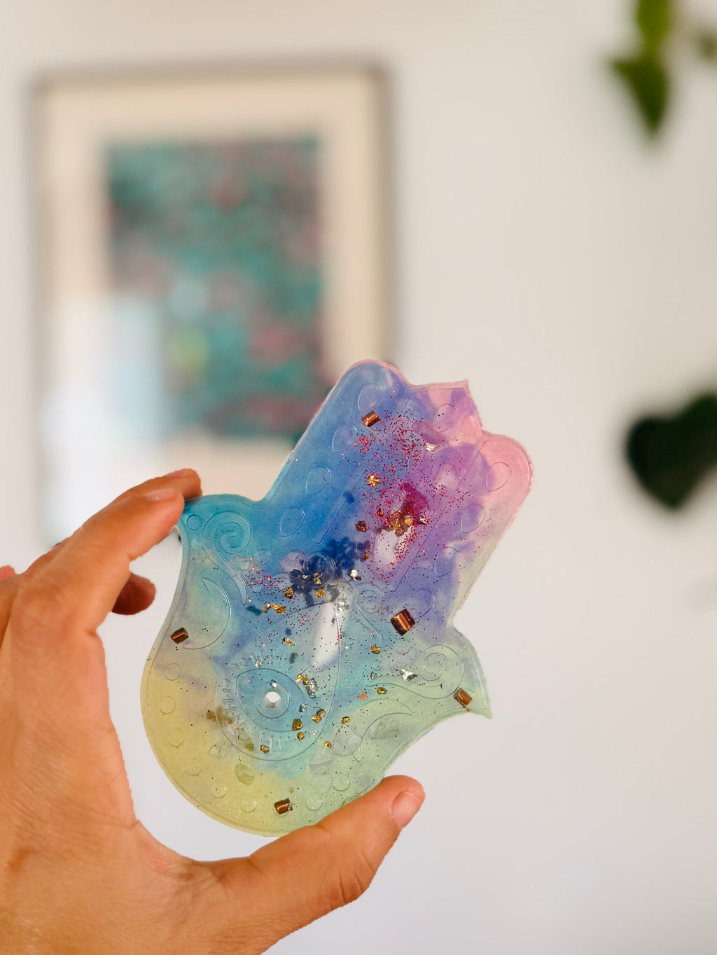 Set Quemador Mano de Fátima en Resina con 2 Varillas de Incienso – Hecho a Mano