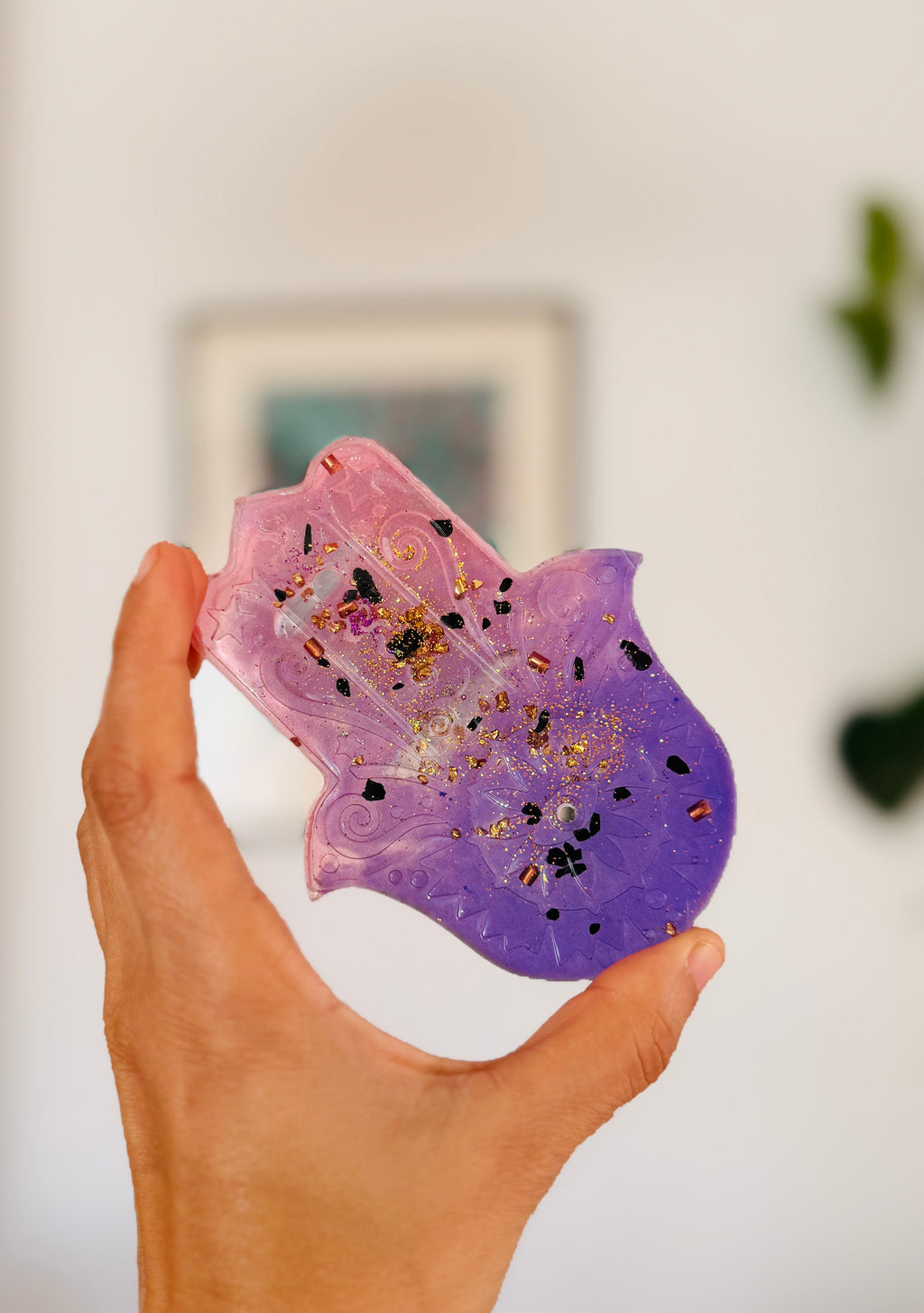 Set Quemador Mano de Fátima en Resina con 2 Varillas de Incienso – Hecho a Mano