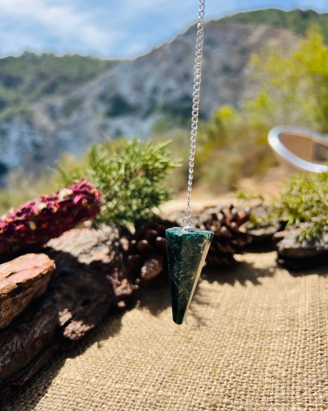 Péndulo de Jaspe Sanguíneo – Fuerza, Vitalidad y Estabilidad Emocional ❤️‍🔥✨