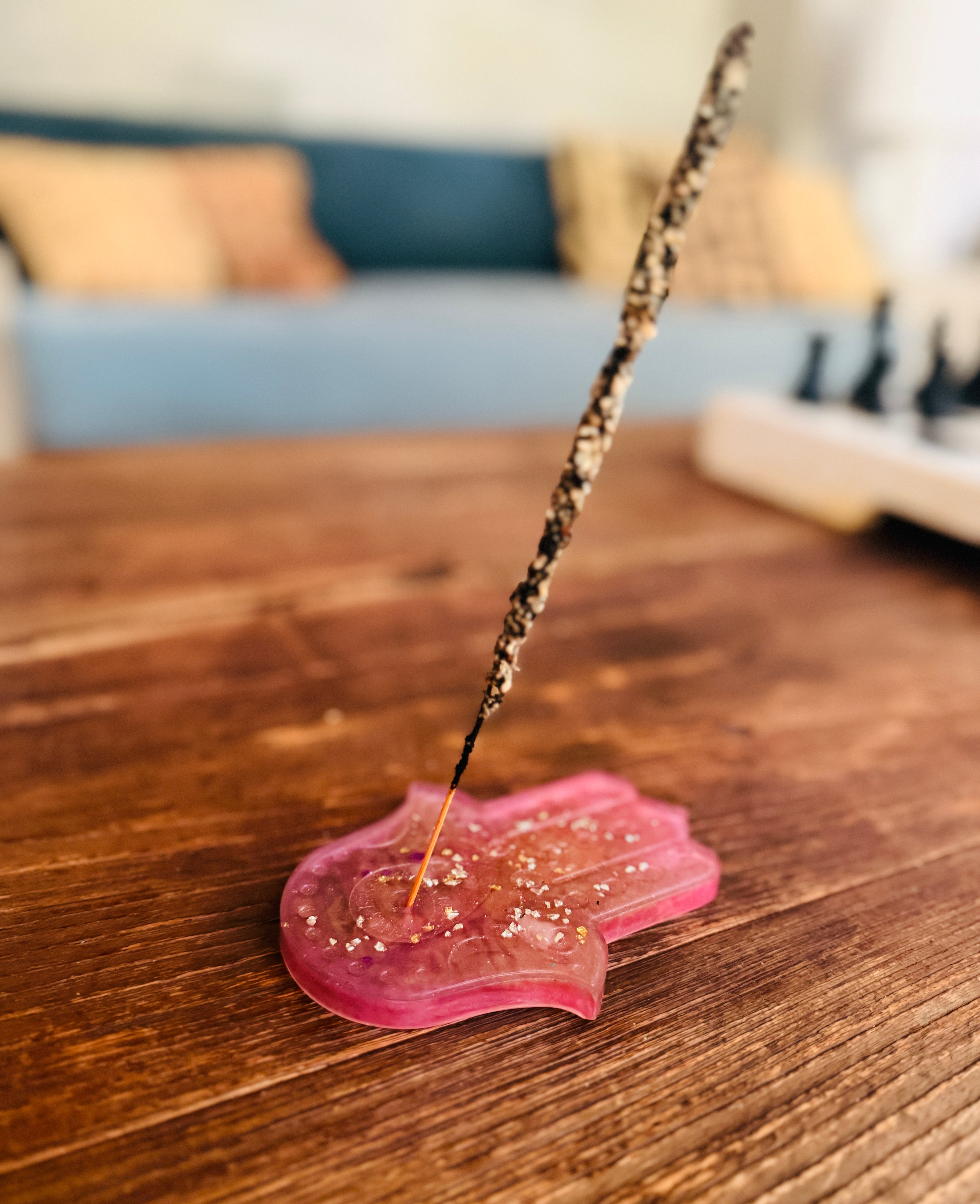 Set Quemador Mano de Fátima en Resina con 2 Varillas de Incienso – Hecho a Mano