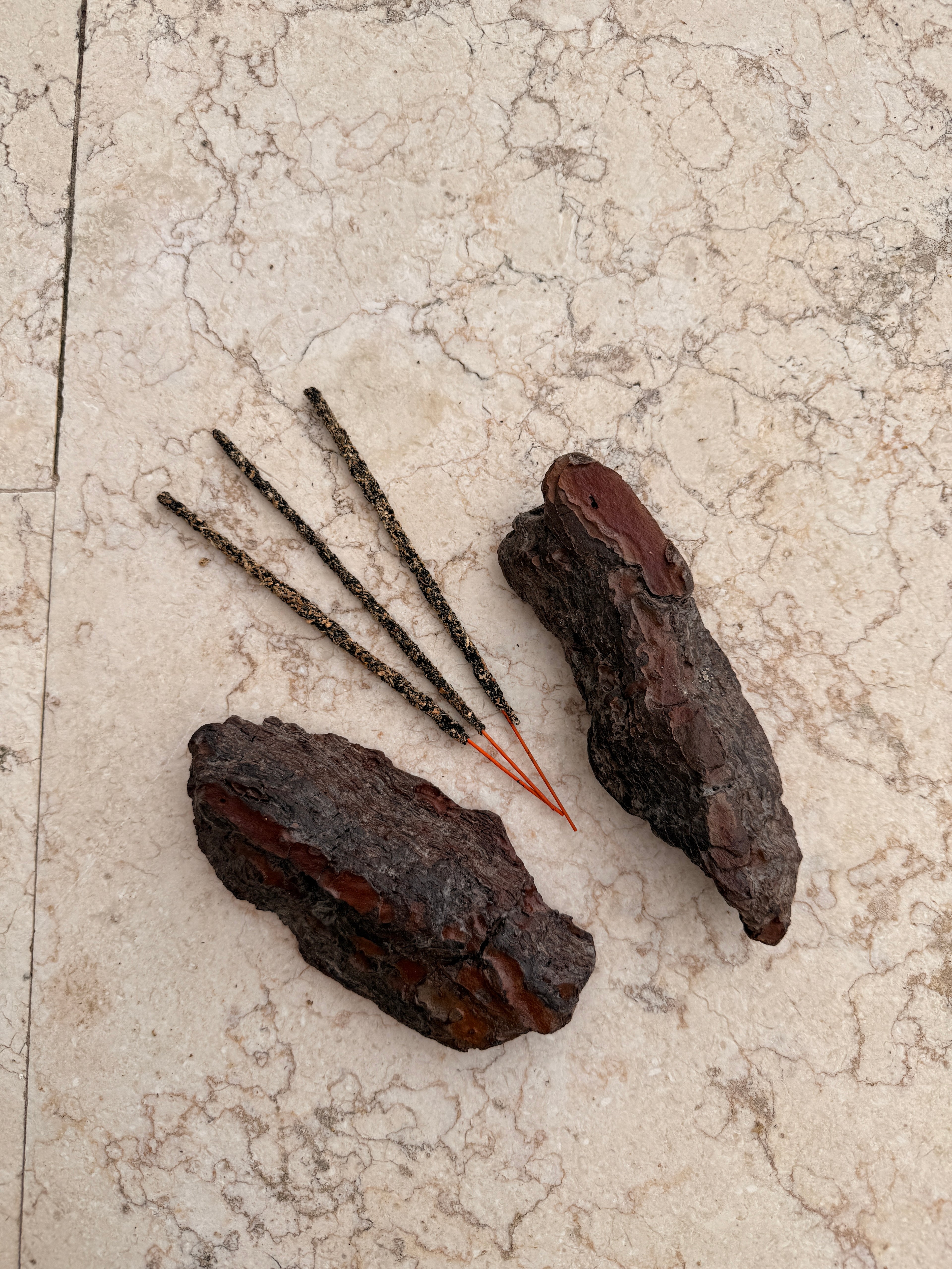 Porta Incienso Rústico de Corteza Natural – Hecho a Mano en Ibiza