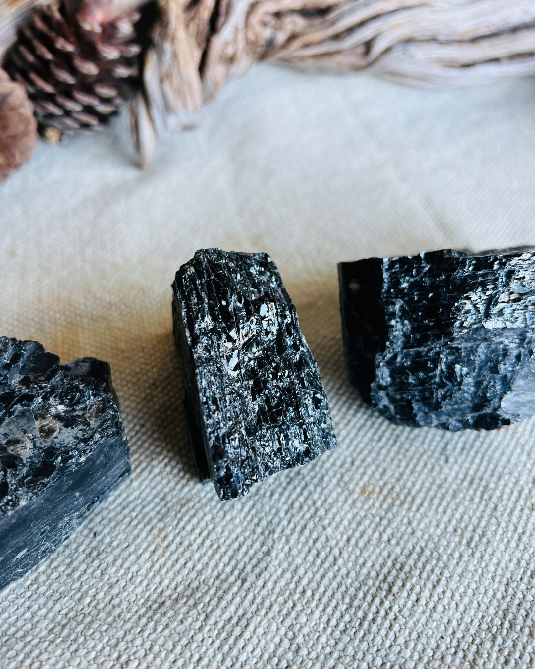 Turmalina Negra – Protección y Equilibrio Energético 🖤✨