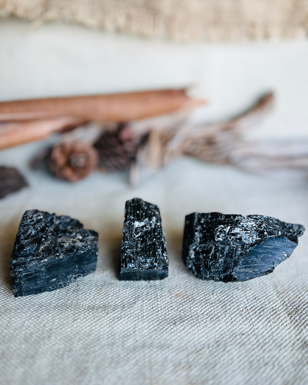 Turmalina Negra – Protección y Equilibrio Energético 🖤✨
